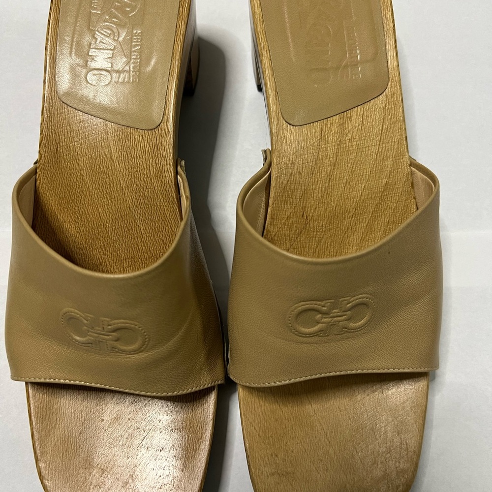 Ferragamo sites 8 1/2 Tan Leather Women Shoes